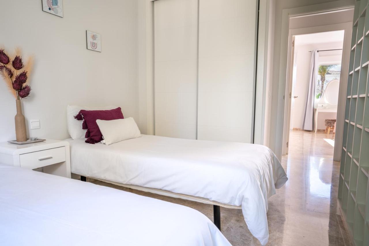 2Bdr Penthouse, Los Naranjos, W/Pool, 2Km P.Banus Marbella Exterior photo